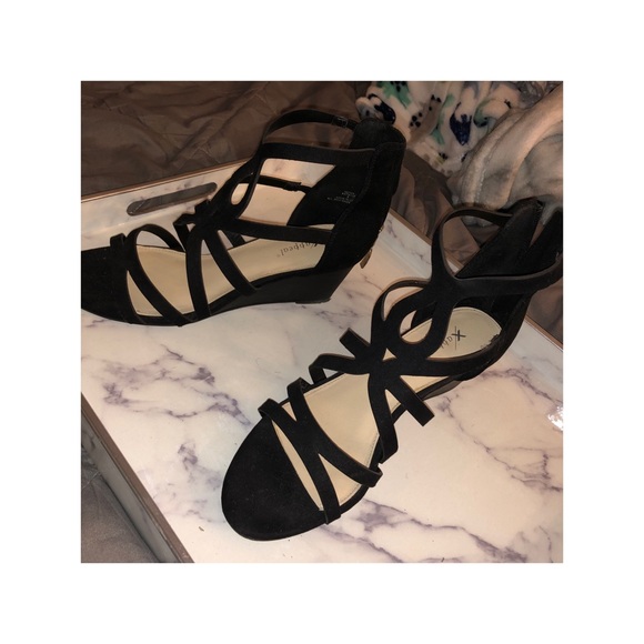 Black wedges - Picture 1 of 3